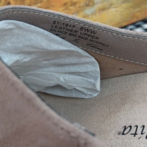 Bella Vita Motto Almond Suede Leather Clogs 6WW - NIB - Picture 7 of 10